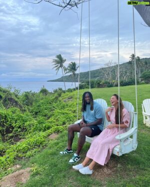 Nic Naitanui Instagram - Happy 30th @brittanybown so proud of everything you’ve achieved and still yet to! Thanks for being the most beautiful  mummy to little ezzy ❤️ can’t wait for number two and what the future holds #youatleastthirty