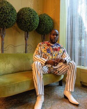 Nicco Annan Instagram - Midnight Blooms 🌙🌔✨

Had an evening to remember for sure. All things #NYFW attending 
 @sergiohudson & @givenchy 
📸 @thedrk_knight 
Styling✨ @icontips 
Bloom in @kamsitcharles original🌙 suiting.
