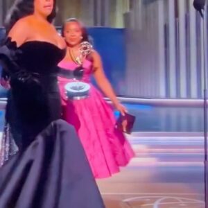Nicco Annan Instagram - @niecynash1 YOU DID THAT!!!! And Continue to INSPIRE. THANK YOU for always Being TRUE. I celebrate you!!! 
CONGRATULATIONS EMMY WINNER☀️✨👏🏾👏🏾👏🏾👏🏾👏🏾🤎🤎🤎🤎🤎🙌🏾🙌🏾🙌🏾🙌🏾🙌🏾🙌🏾🙌🏾🙌🏾🙌🏾🙌🏾🙌🏾🙌🏾🙌🏾 Thank you for paying the cost of true artistry.