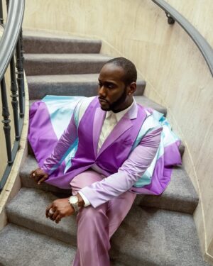 Nicco Annan Instagram - WE have our seat… ☀️✨ -Godfather 
 #NYFW #HARPARSBAZAAR  #Icon ball @harpersbazaarus @bloomingdales @harpersbazaarart #bloomingdales150

📸 photog: @thedrk_knight 
Stylist: @icontips 
Jacket: @grayscaleic 
Pants: @kamsitcharles 
Shirt: @theory__ 
Shoes: @maisonmargiela