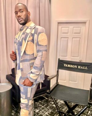 Nicco Annan Instagram - The Golden show on the Golden hour of the Season premiere of the @tamronhallshow w/ @tamronhall  myself and the fiercely talented cast of @pvalleystarz  @shannonthornt_n  @j_fonz @gail__bean  We gonna wear our crowns 👑✨ and stand in the sun ☀️✨. 

This denim tunic tuxedo is designed by @octaviusterry 
Styled by @icontips