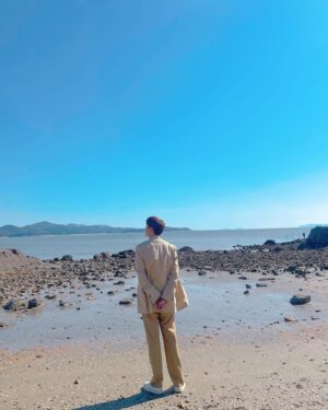Nichkhun Horvejkul Instagram - ☀️🌊🚶‍♂️