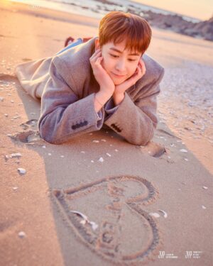 Nichkhun Horvejkul Instagram - ♥︎ HOTTEST ♥︎ 

#2PM #2023SeasonGreetings #닉쿤 #NICHKHUN #นิชคุณ #ニックン #尼坤