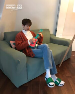 Nichkhun Horvejkul Instagram - 🎃🎸
