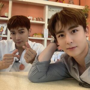 Nichkhun Horvejkul Instagram - “Goodnight!” From Jun.Khun.
#NeverEndingHoneymoon
#태양현곰
#2PM