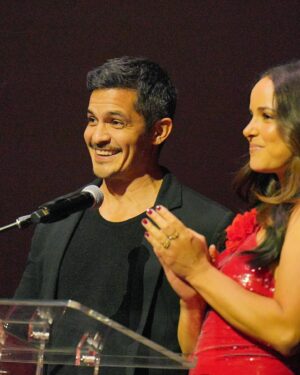 Nicholas Gonzalez Instagram - Gracias for the communion #LaCenaLA 👊🏽✊🏾🤎
@its_rubes @jesslivmo @neuehouse #Equis
📸: @carlosericlopez ⬅️ This kid don’t miss…