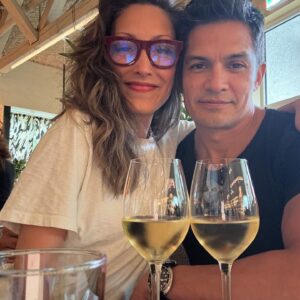 Nicholas Gonzalez Instagram - Meanwhile, in an alternate universe… 👨🏻👩🏻
“Hey Lim…What are we doing?”
#Limlendez
#StBonaventureOGs