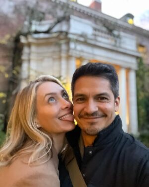 Nicholas Gonzalez Instagram - Have Girl…Will Travel 👨🏻👱🏻‍♀️
Feeling pretty fearless and more than fairly optimistic for the future. 
Could be something in the water. Or maybe it’s just you, my Love. 
Thank you for making everything magical. 🪄