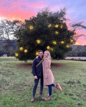 Nicholas Gonzalez Instagram - Have Girl…Will Travel 👨🏻👱🏻‍♀️
Feeling pretty fearless and more than fairly optimistic for the future. 
Could be something in the water. Or maybe it’s just you, my Love. 
Thank you for making everything magical. 🪄