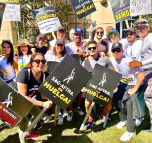 Nicholas Gonzalez Instagram - estos cabrones ❤️‍🔥
#sagaftrastrong #latinasstandup 
#wgastrike