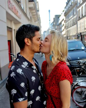 Nicholas Gonzalez Instagram - This Woman 👱🏻‍♀️. This Life 🤩.
Lather, Rinse & Repeat.
What a Thing to Witness!
Happiest of Birthdays, Baby!! 🤎