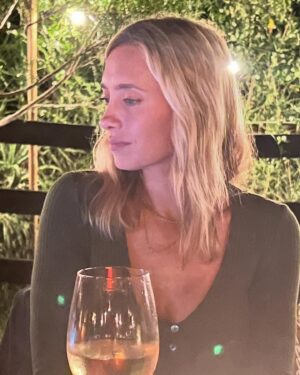 Nicholas Gonzalez Instagram - This Woman 👱🏻‍♀️. This Life 🤩.
Lather, Rinse & Repeat.
What a Thing to Witness!
Happiest of Birthdays, Baby!! 🤎