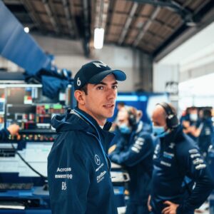 Nicholas Latifi Instagram - So many passionate fans here this weekend, looking forward to racing around Suzuka 🇯🇵​

#JapaneseGP #NL6