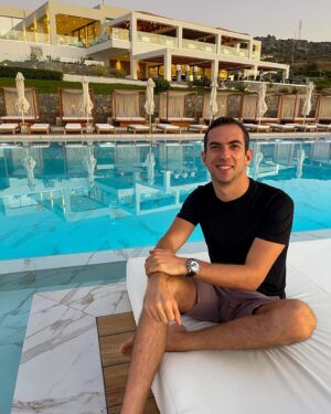 Nicholas Latifi Instagram - 🔋🌅🇬🇷@abatonisland