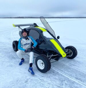 Nicholas Latifi Instagram - Great day out on the ice!🥶🏎💨❄️ #NL6