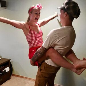 Nicholas Sparks Instagram - I’ve always loved seeing your costumes from #TheNotebook and more each year. 👻

Can’t wait to find out what’s in store this time. Be sure to tag me, and have a safe and fun #Halloween! 🎃