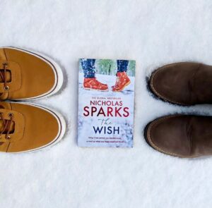 Nicholas Sparks Instagram - ‘Tis the season! ❄️

Thank you all for sharing your wintery and cozy shots. I love seeing them! 

📸: @up.too.late.reading