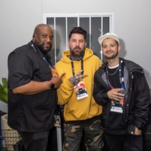 Nick DeMoura Instagram - Back stage @rockinrio 
.
📸 @rorykramer