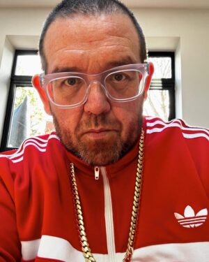 Nick Frost Instagram - Come on… dive in… 😘