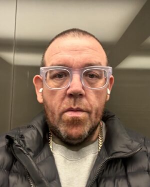 Nick Frost Instagram - New goggles!!! I love them!