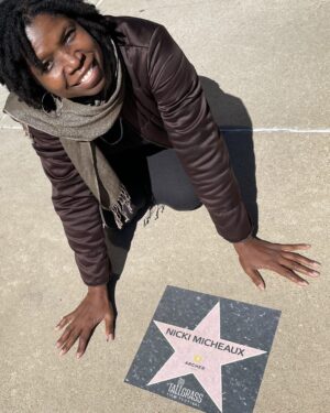 Nicki Micheaux Instagram - Throwback to the most amazing film festival @tallgrass film festival! 

WINNER 🥇 Outstanding First Feature @summerofviolencefilm

Click the link in bio to Learn More 
#indiefilm #filmfestival #director #producer