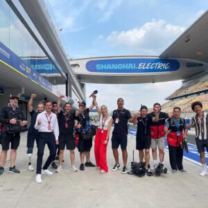 Nicki Shields Instagram - Back in the driving seat as Lead Presenter this weekend🎤Loved it 🙌🏼💖. Thank you for all the lovely msgs! Couldn’t have done it without this amazing team… who kept me laughing all weekend… through the buckets of sweat😅

@billymongerracing @rossiterracing @tombrookscomms @iamradzi @saunderscb @alexarendell @andybruce01 @milocam37 @trystan_hwilliams and our @wearewhispertv team! 

📸 @mpicmee @andybruce01 

#formulae #racing #shanghai #womeninmotorsport #tntsports #livesport #tnt #motorsport @fiaformulae