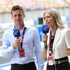 Nicki Shields Instagram - Back in the driving seat as Lead Presenter this weekend🎤Loved it 🙌🏼💖. Thank you for all the lovely msgs! Couldn’t have done it without this amazing team… who kept me laughing all weekend… through the buckets of sweat😅

@billymongerracing @rossiterracing @tombrookscomms @iamradzi @saunderscb @alexarendell @andybruce01 @milocam37 @trystan_hwilliams and our @wearewhispertv team! 

📸 @mpicmee @andybruce01 

#formulae #racing #shanghai #womeninmotorsport #tntsports #livesport #tnt #motorsport @fiaformulae