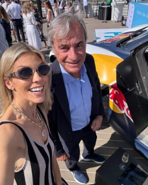 Nicki Shields Instagram - What an incredible day hosting the Extreme H launch! Thank for having me @extremeelive 🙌🏼💙

The future of motorsport is here and we continue to be part of this revolutionary journey towards sustainable racing 🌍

Awesome to see so many familiar faces including special guests  @catiemunnings @heddahosaas @jimmiejohnson @carlossainzoficial @timoscheider  @jwallclarke @jennie.gow @natasha__bird 🙌🏼 

#HydrogenPioneers #extremeh #pioneer25 #racing #london #sainthelena #hmsbelfast #sustainable
