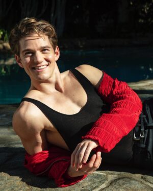 Nico Greetham Instagram - @behindtheblinds 🫀