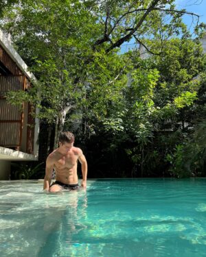 Nico Greetham Instagram - En Barranquilla se baila así