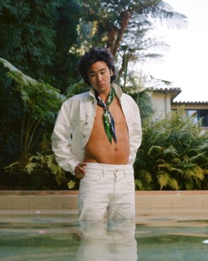 Nico Hiraga Instagram - Honored to be featured on the cover for @behindtheblinds magazine 💚💛🤝🏽🤝🏽 

Endless love

Also head to toe in @kenzo 🔗