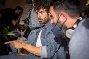 Nico Romero Instagram - Mis orejas de elfo en fotos del 3 de @zorraslaserie en @atresplayer 💫