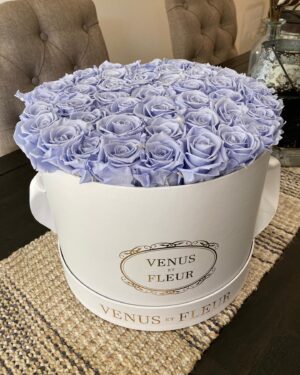 Nicolas Bechtel Instagram - thank you @venusetfleur for the beautiful flower arrangement 🥰 my mama loved it! 🌹🌸💐🌻