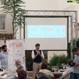 Nicolás Coronado Instagram - Una compañera de vida es alguien que sabe que no eres perfecto pero te trata como si lo fueras

Gracias @festivalmenorca un regalo formar parte de Este año tan especial para Menorca, ya que esta tierra es elegida por la Unión Europea como región gastronómica en este año 2022, cine y gastronomía de calidad, y filosofía de sostenibilidad, maravillosa labor
