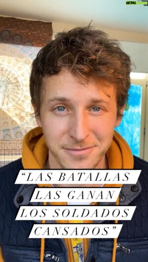 Nicolás Coronado Instagram - El concepto de batalla o Guerrero, es algo que mucha gente rechaza, pero creo que tanto dentro como fuera de nosotros, siempre hay fuerzas oscuras y luminosas que tiran al mismo tiempo de nosotros, y entiendo eso como pequeñas batallas que desarrollamos en nuestro interior, intentando que siempre sea la luz y el bien el que gane dentro de nosotros, el que nos dirija, el que tome las decisiones
#frases #reflexiones #perseverancia #emprendedores #emprendimiento #voluntad  #nicolascoronado