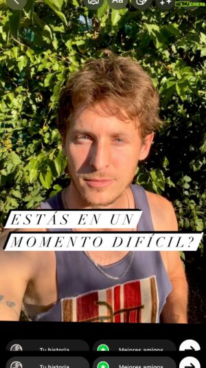 Nicolás Coronado Instagram - @nicolas_coronado 

Para todas las personas que estén pasando por un momento difícil

Hace mucho tiempo un rey reunió a los sabios  del reino para que creasen algo , que le ayudará  en los momentos duros y difíciles de la vida .
Y este grupo de sabios crearon para el rey un anillo , con una inscripción en su interior a la que debía recurrir en cada momento duro o doloroso.la inscripción decía :
“esto también pasará “

La vida solo va hacia adelante , 
La vida está de tu parte en este momento 
No te agobies , no caigas en el victimismo , no te compadezcas 
Saca lo que tengas que sacar de este momento 
No te preguntes porque este momento es así? ,
Pregúntate  PARA QUE este momento es así ? 
Que tengo que aprender ?
Que me hace falta cambiar en mi misma o en mi vida ?
En qué sentido tengo que seguir evolucionando ?
 .
Cuanto antes comprendas esto y lo apliques , antes pasarás a la siguiente etapa , 
Acepta el momento , o descubre que cambio te está pidiendo una parte profunda de ti, para poder seguir creciendo y avanzando.