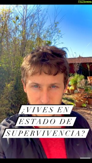 Nicolás Coronado Instagram - TU MENTE PUEDE MATARTE!!
regula tus niveles de estrés y cortisol porque a la larga es nuestro peor enemigo.
Medita, respira, pasea por la naturaleza, haz deporte, todo ello ayuda a que tu mente se vuelva más contemplativa y se relaje, no son solo hábitos buenos, son seguros de vida y buena salud. 
Sal del estado de supervivencia y recupera tu poder de creación que solo aflora cuando gestionamos el estrés 
#estres #mente #respira #salud #saludmental