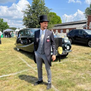 Nicolas Ferrero Instagram - 🇬🇧 ROYAL ASCOT DAY WITH THE FAMILLY @axiomdwfm 🇬🇧

Thank you for this moment i’m so grateful 🙏🏼