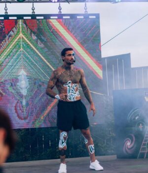 Nicolas Ferrero Instagram - Je remercie les gens qui m’ont dis NON car grâce à eux , je l’ai fait par moi même ! 

@thedarkworkout a été créé pour aider le monde à atteindre ses objectifs , physiquement mais également mentalement . 

Je remercie encore une fois toute mon équipe car sans eux , rien ne serait d’actualité 🫶🏻 

🧠 le mental