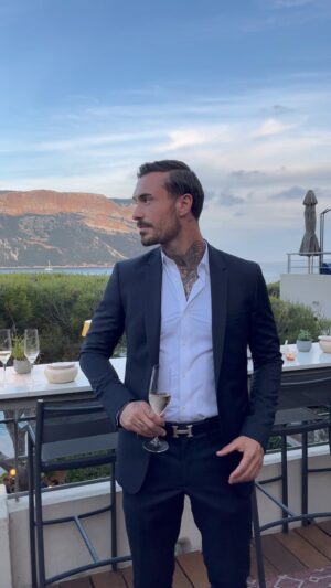 Nicolas Ferrero Instagram - South of France seems to have some wonderfull spots 😏 @lesrochesblanches