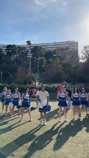 Nicolas Ferrero Instagram - Un réel plaisir d’avoir été le parrain de l’événement organisé par @linkedge_evenementiel et de passer une après midi à l’américaine avec le groupe de cheerleaders « les cagolettes » 😅 

Vous êtes au top et bonne chance pour vos études 🫶🏻