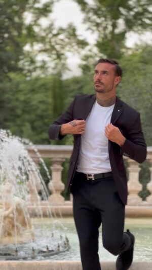 Nicolas Ferrero Instagram - Quand tu passes du mode sport au mode hybride . 😏
