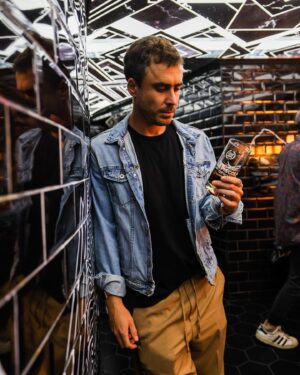 Nicolás Oyarzún Instagram - 🥤@altodelcarmencl 
📸 @stgofotocl 
🌈 @largavista