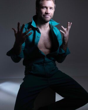 Nicolás Riera Instagram - Acomodo la luz y arrancamos. 📸
@boliviaonline 
Protagonista @paratirevista 
Fotos @chrisbeliera 
Vídeo @mcretellaph 
Maquillaje y peinados @guilleparraa 
Estilismo @alegarcia360