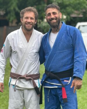 Nicolás Riera Instagram - Graduacion faixa marrom 🤎 @gfteamarg 
Disciplina y perseverancia 
Gracias @javiercardozobjj