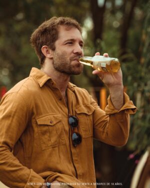 Nicolás Riera Instagram - Gracias @corona_argentina por la invitación a otro hermoso Corona Sunset ☀️ Calor, amigos, buena musica y Coronitas 🌴🌴🌴