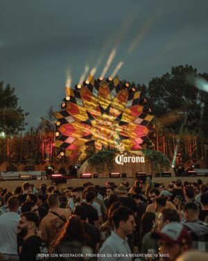 Nicolás Riera Instagram - Gracias @corona_argentina por la invitación a otro hermoso Corona Sunset ☀️ Calor, amigos, buena musica y Coronitas 🌴🌴🌴