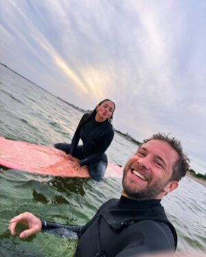 Nicolás Riera Instagram - 🔱 Despidiendo este intenso 2023 en el agua. Junto a mi amor @soythelmafardin 
Y ya tengo mis deseos para el 2024 🔱