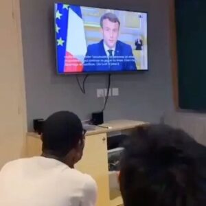 Nicolas Scandale Instagram - 😂😂😂😂😂 Prenez soin de vous! #coronavirus