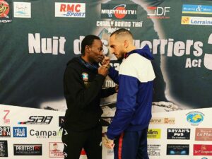 Nicolas Scandale Instagram - Allez le Sandsak! Demain, Prince Junior(@jprince.nyembo) vs Celestin Mendes (@celestin.mendes) et pour ma part, revanche contre Alexis Méphon (@gwaadaa_boy).
